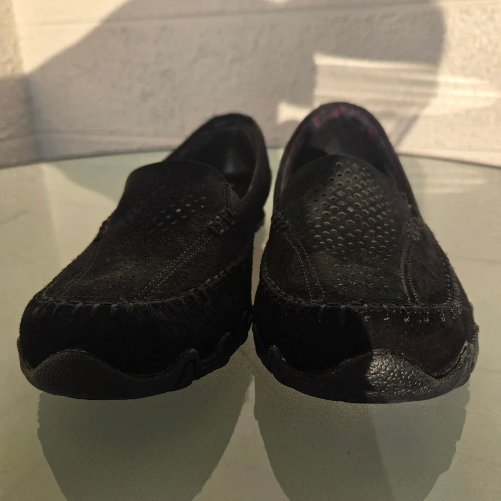 Skechers Relaxed Fit Black Leather Loafers Air-Cooled Memory Foam Womens 8.5